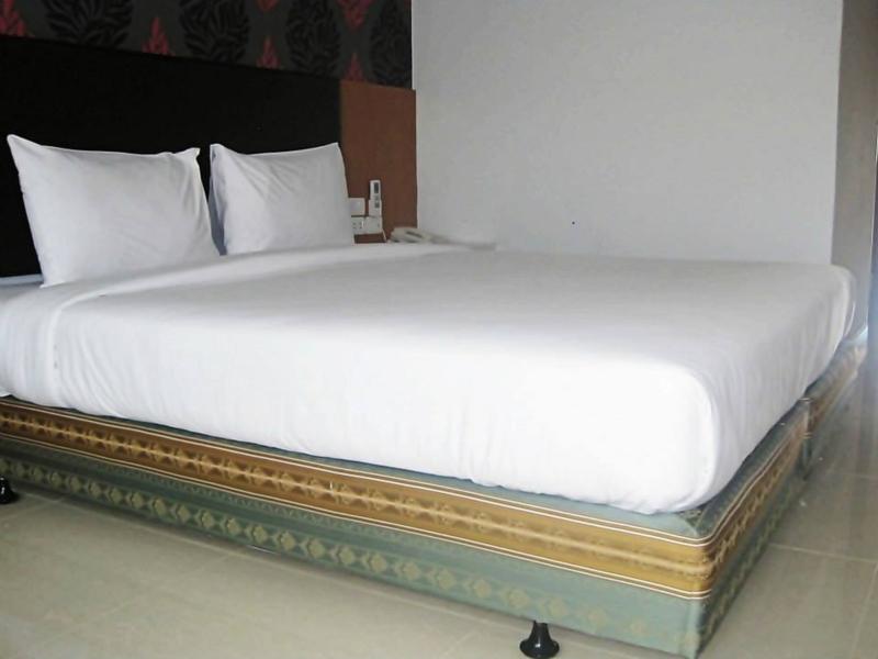 Orange Grand Hotel Ban Khlong Phruan Екстер'єр фото